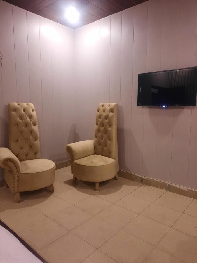 Royal Fort Executive Hotel Gulberg Lahore Eksteriør billede