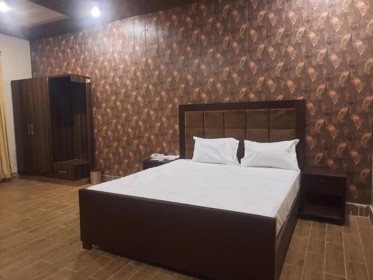 Royal Fort Executive Hotel Gulberg Lahore Eksteriør billede
