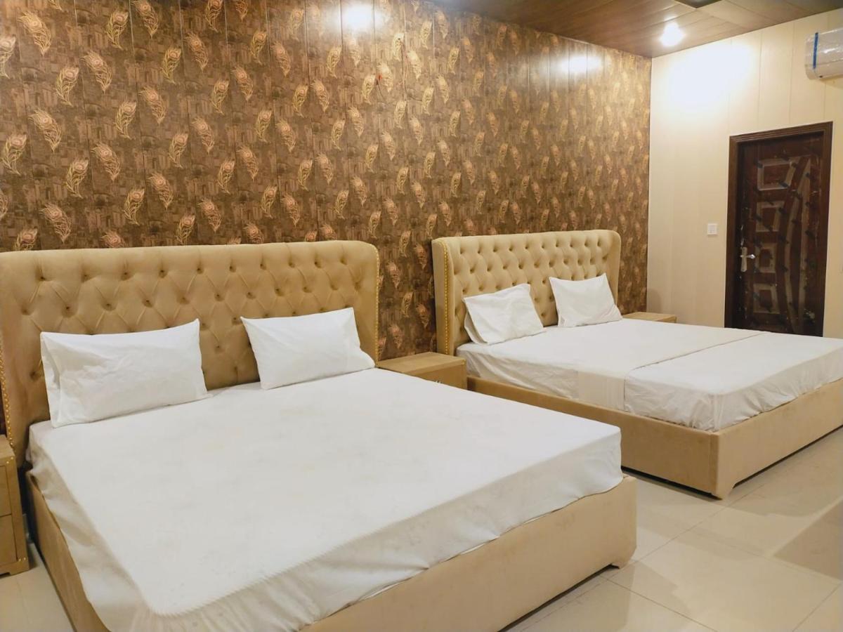 Royal Fort Executive Hotel Gulberg Lahore Værelse billede