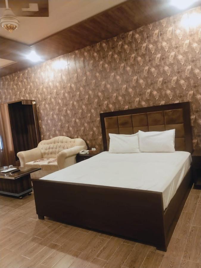 Royal Fort Executive Hotel Gulberg Lahore Værelse billede
