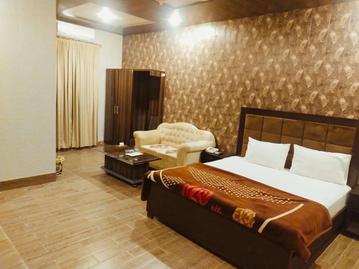 Royal Fort Executive Hotel Gulberg Lahore Eksteriør billede