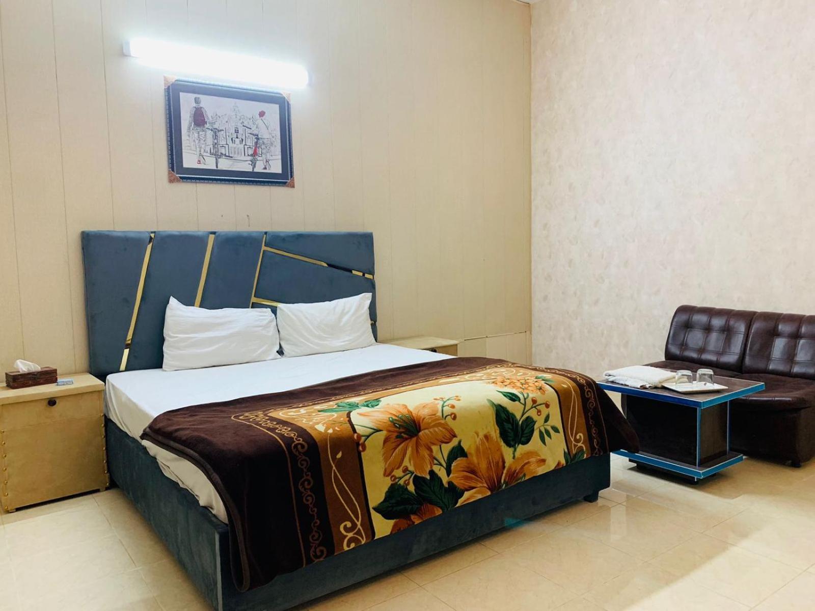 Royal Fort Executive Hotel Gulberg Lahore Eksteriør billede