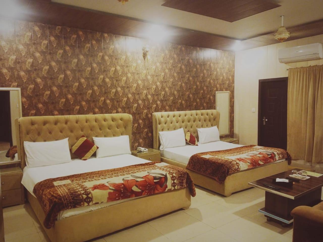 Royal Fort Executive Hotel Gulberg Lahore Eksteriør billede