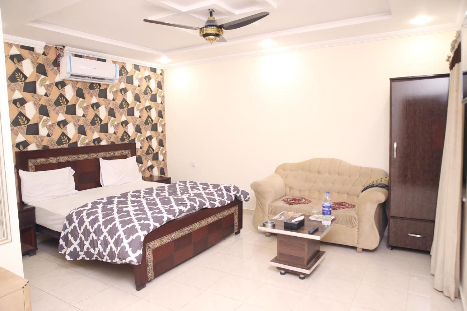 Royal Fort Executive Hotel Gulberg Lahore Eksteriør billede