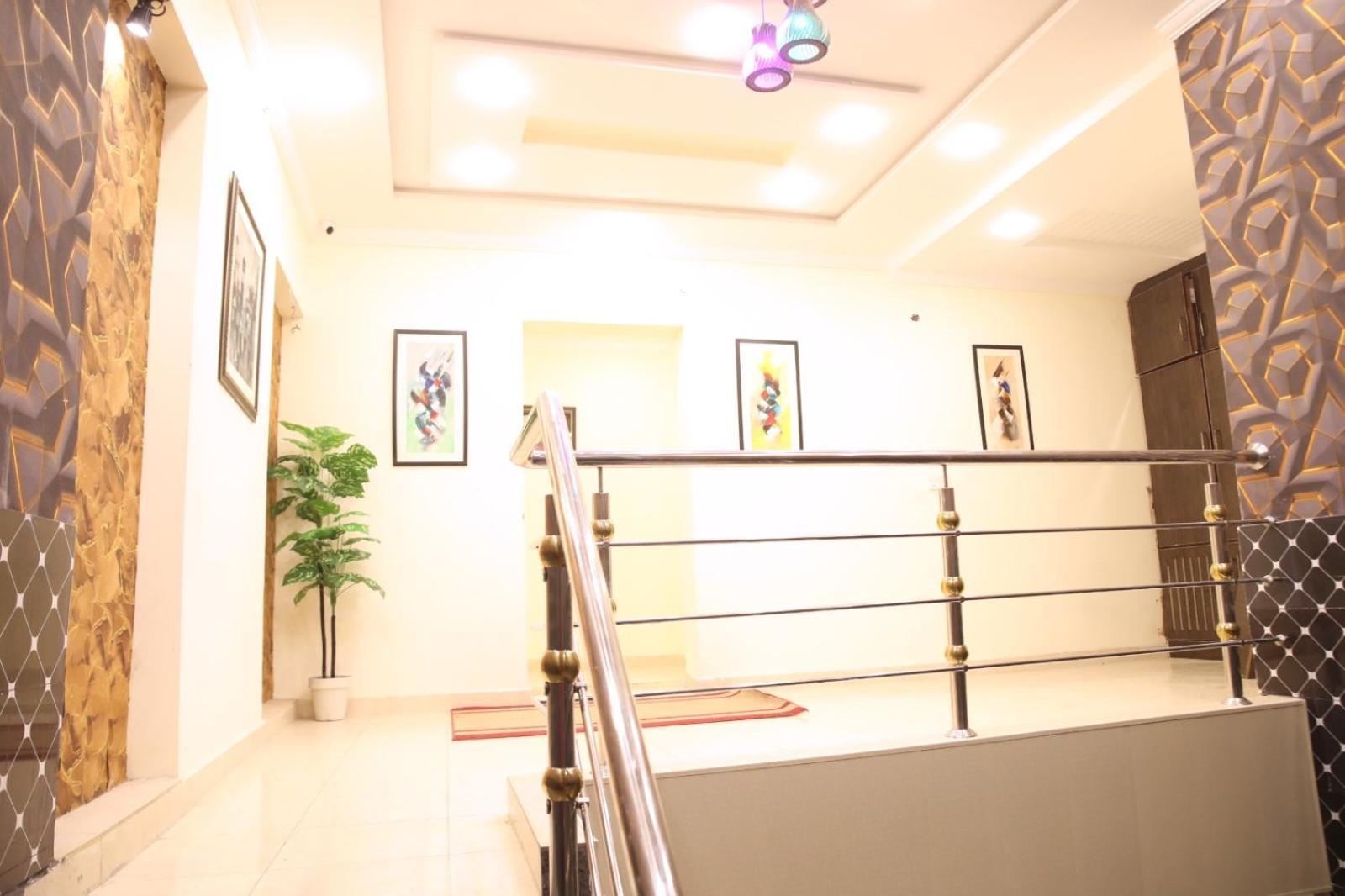 Royal Fort Executive Hotel Gulberg Lahore Eksteriør billede