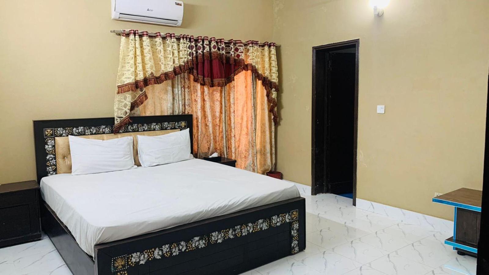 Royal Fort Executive Hotel Gulberg Lahore Eksteriør billede