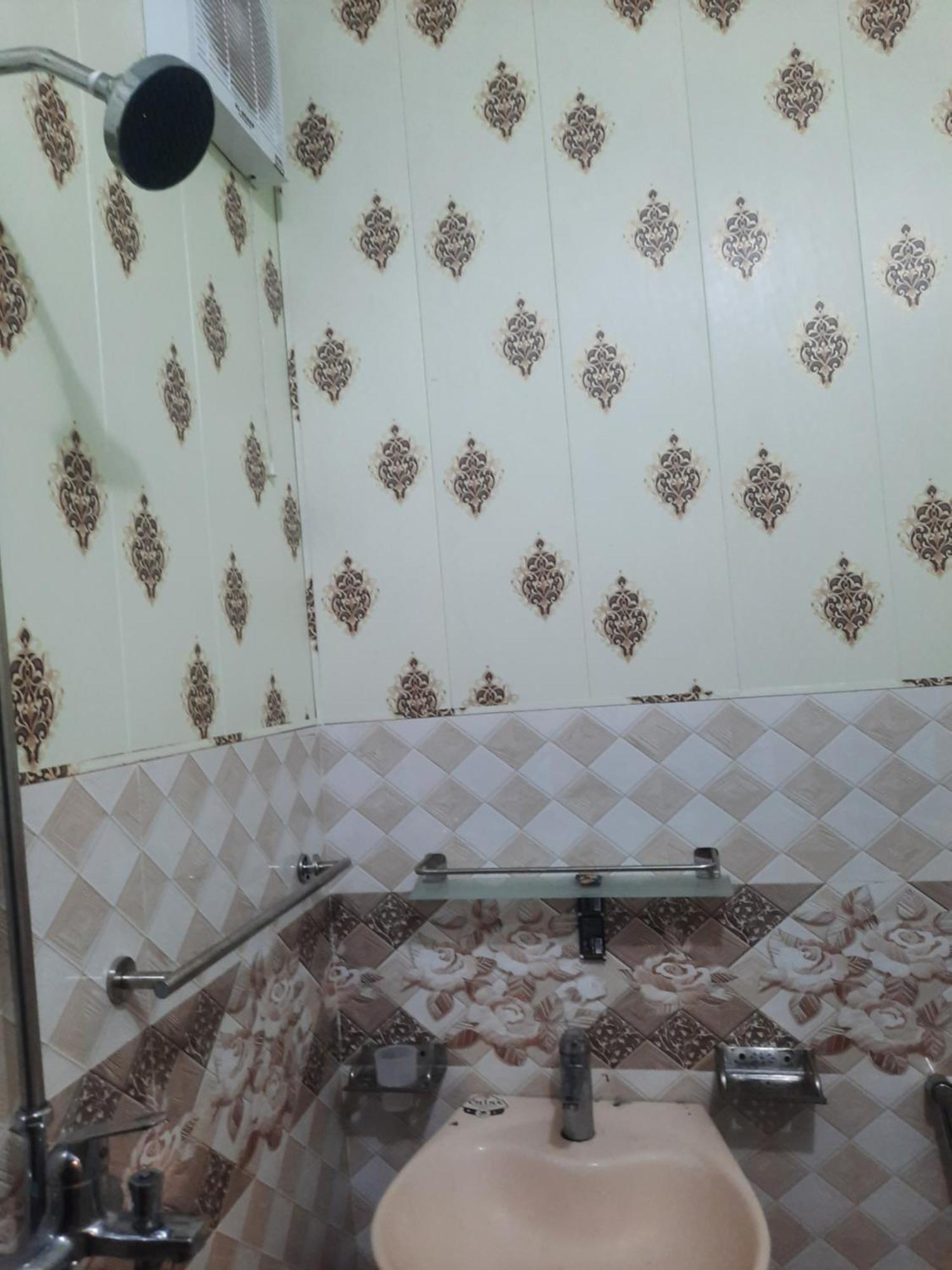 Royal Fort Executive Hotel Gulberg Lahore Værelse billede