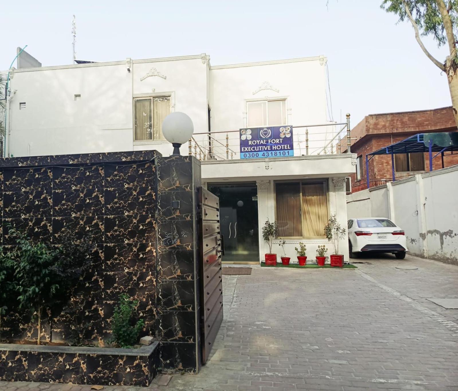 Royal Fort Executive Hotel Gulberg Lahore Eksteriør billede